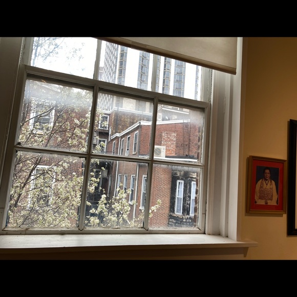 Meet your Posher, Elaine Y - Picture 2 of 2